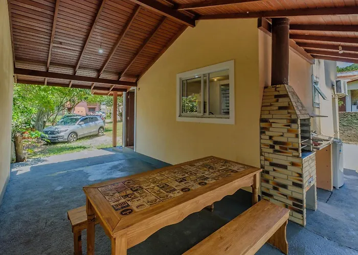 Casa 2 Quartos Com Churrasqueira Perto Da Praia