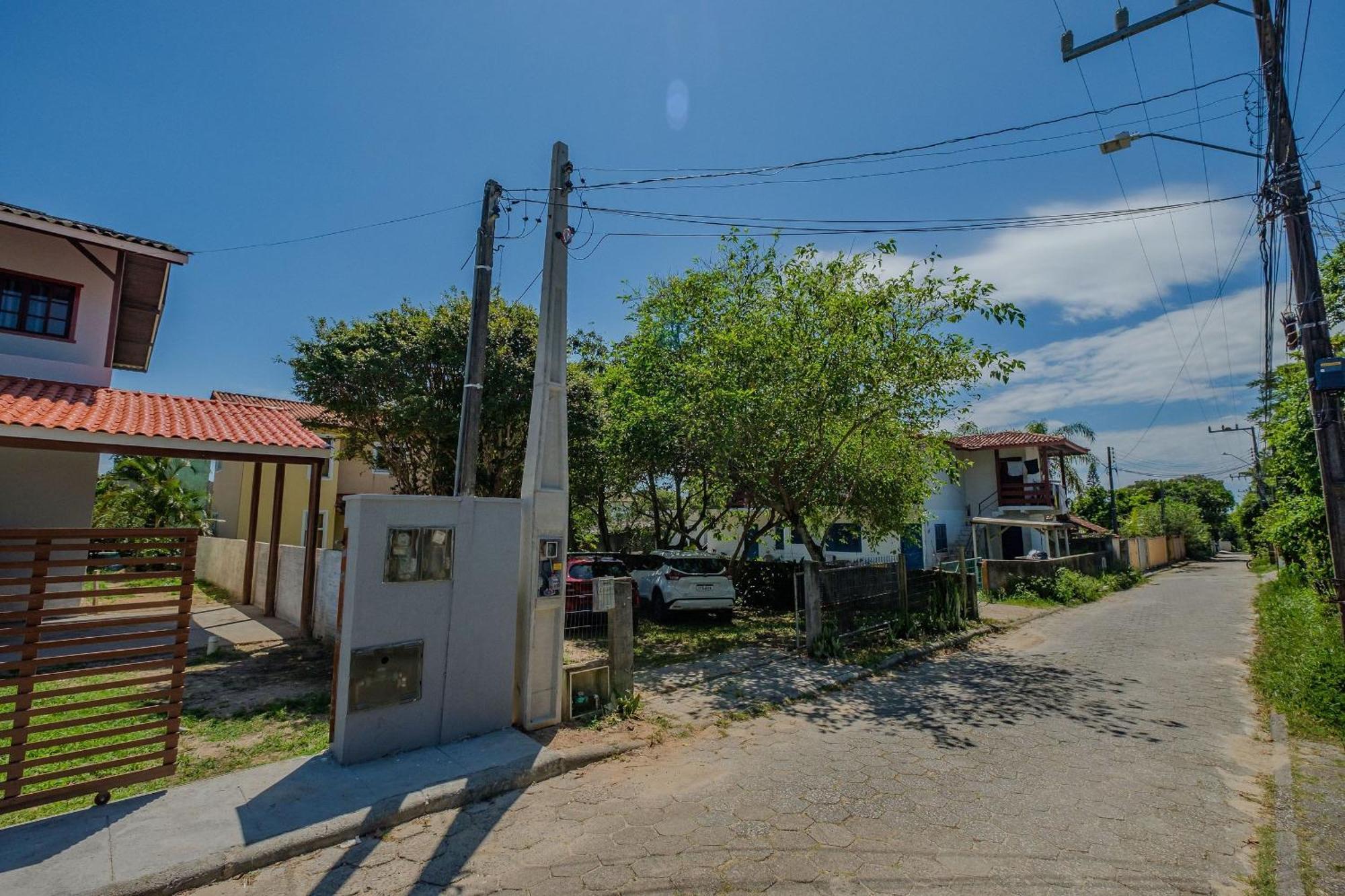 Casa 2 Quartos Com Churrasqueira Perto Da Florianópolis