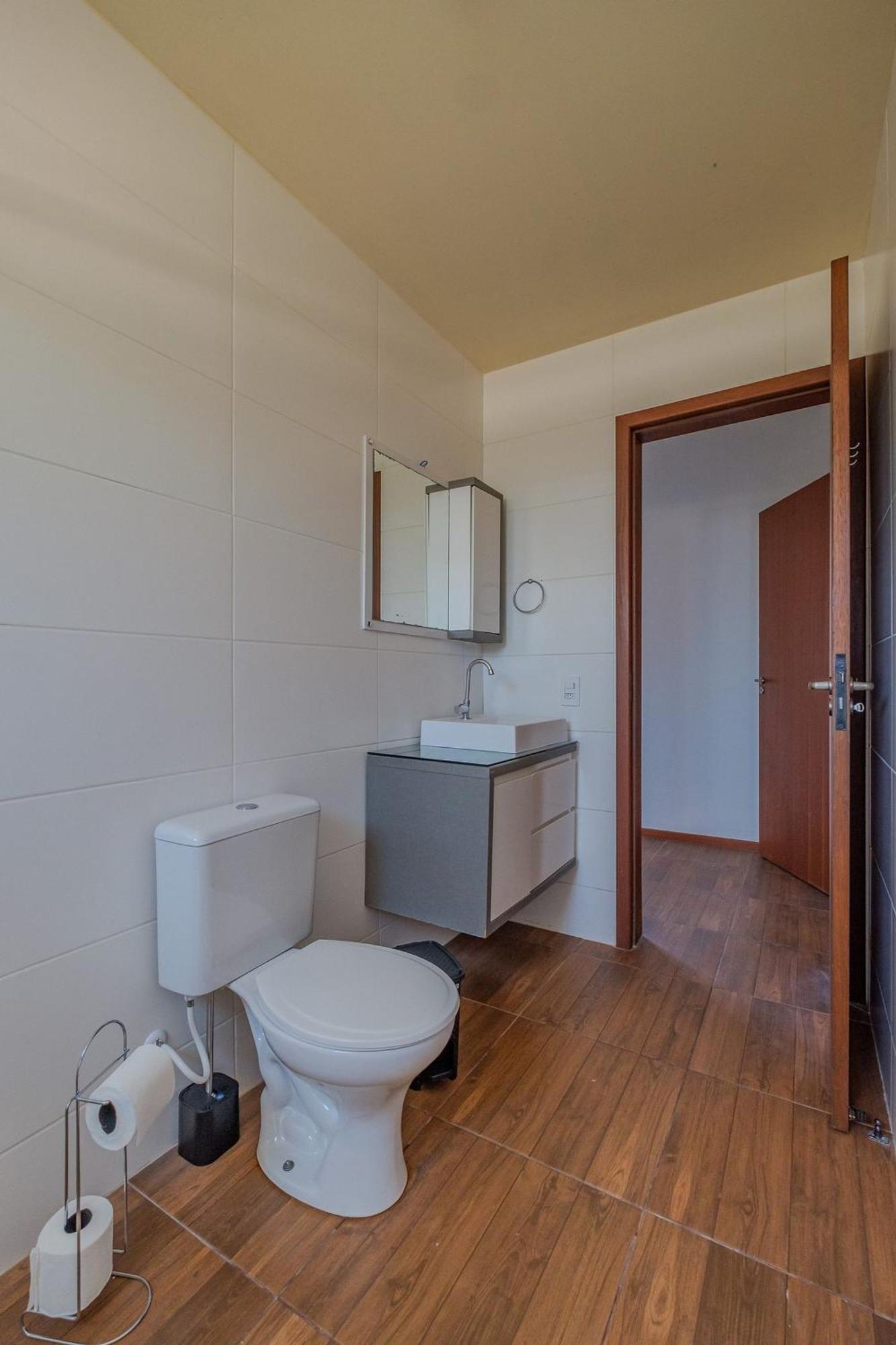 Casa 2 Quartos Com Churrasqueira Perto Da